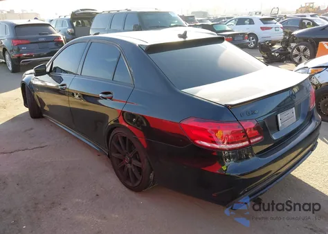 2014 Mercedes-Benz E 63 Amg S 4Matic z USA, uszkodzony, nr VIN WDDHF7GB2EA933374